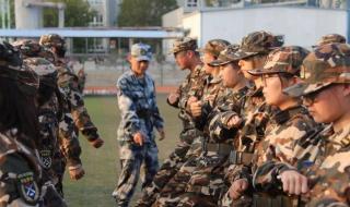 潍坊军训女生跳舞